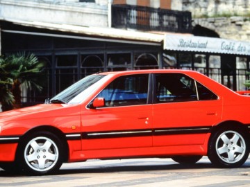 Peugeot 405 T16 &ndash; Rodzinny sportowiec